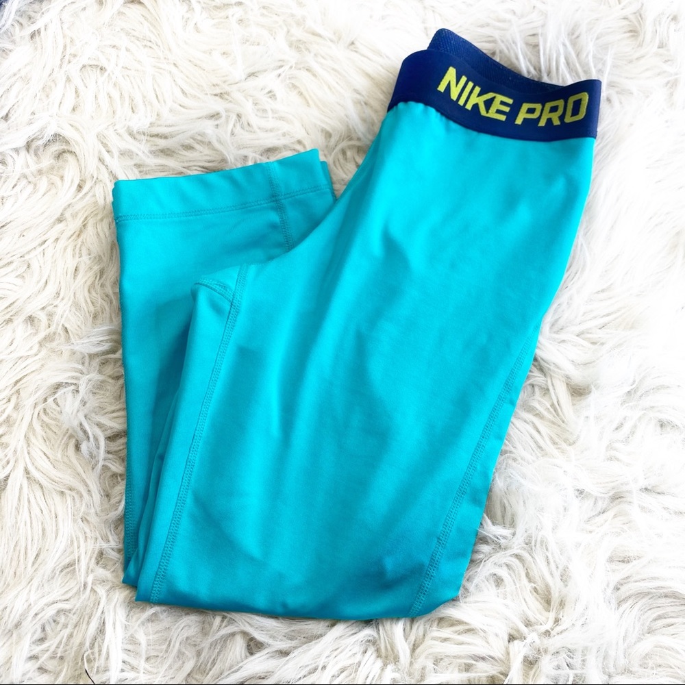 Nike Pro Crop Leggings